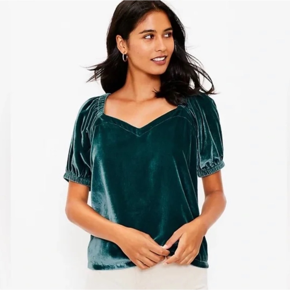 Loft sz XL green crushed velvet puff sleeve top